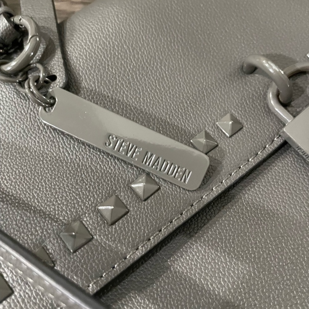 Steve Madden Shoulder Bag Turn Lock Handbag for Women. - Picture 8 of 8